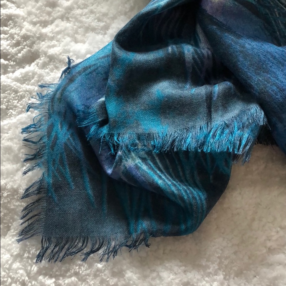 Scarf - Picture 8 of 10